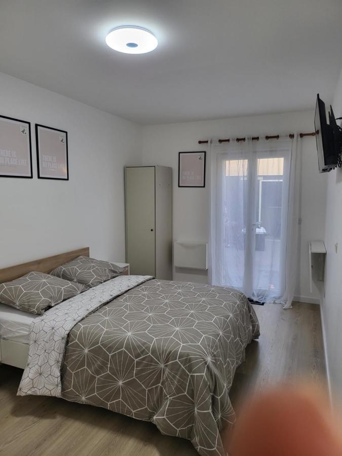 Studio Proche Gare Vernon Giverny Avec Parking Gratuit Apartment Exterior photo